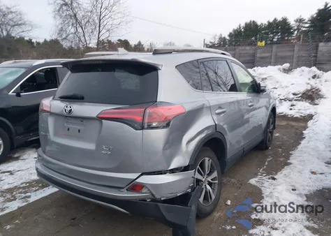 2018 Toyota Rav4 Xle from USA, damaged, VIN JTMRFREV9JJ194649